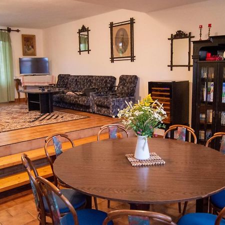 Penzion Holacky Dolní Dunajovice Exteriör bild